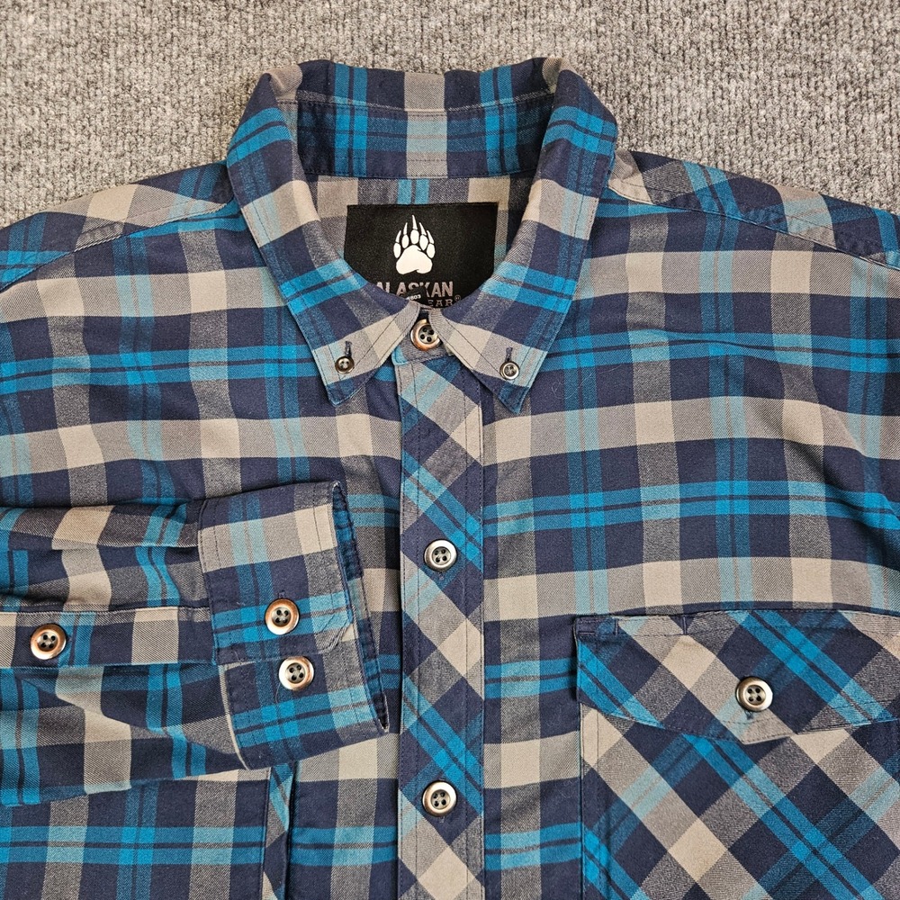 Alaskan Hardgear Duluth Trading Boars Nest Flannel Shirt Mens LT Plaid Button Up